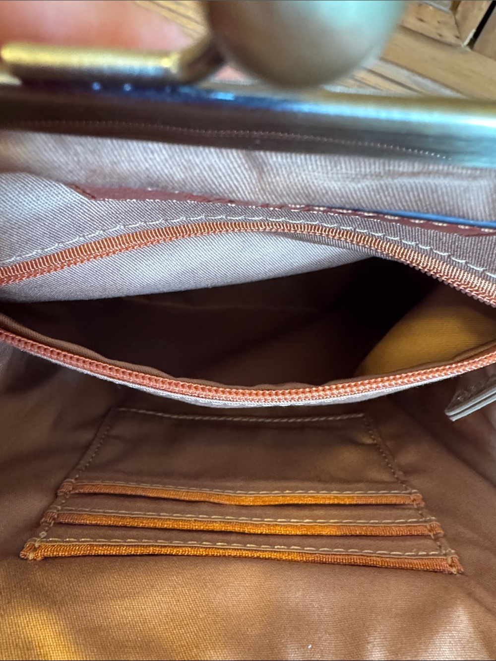 HOBO Metallic Gold Ruched Leather Top Kisslock Bag - Picture 8 of 12